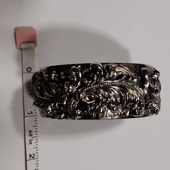 Vintage Silver tone Art Nouveau Wide Ornate Cuff Bracelet Rare Find - Picture 3 of 11